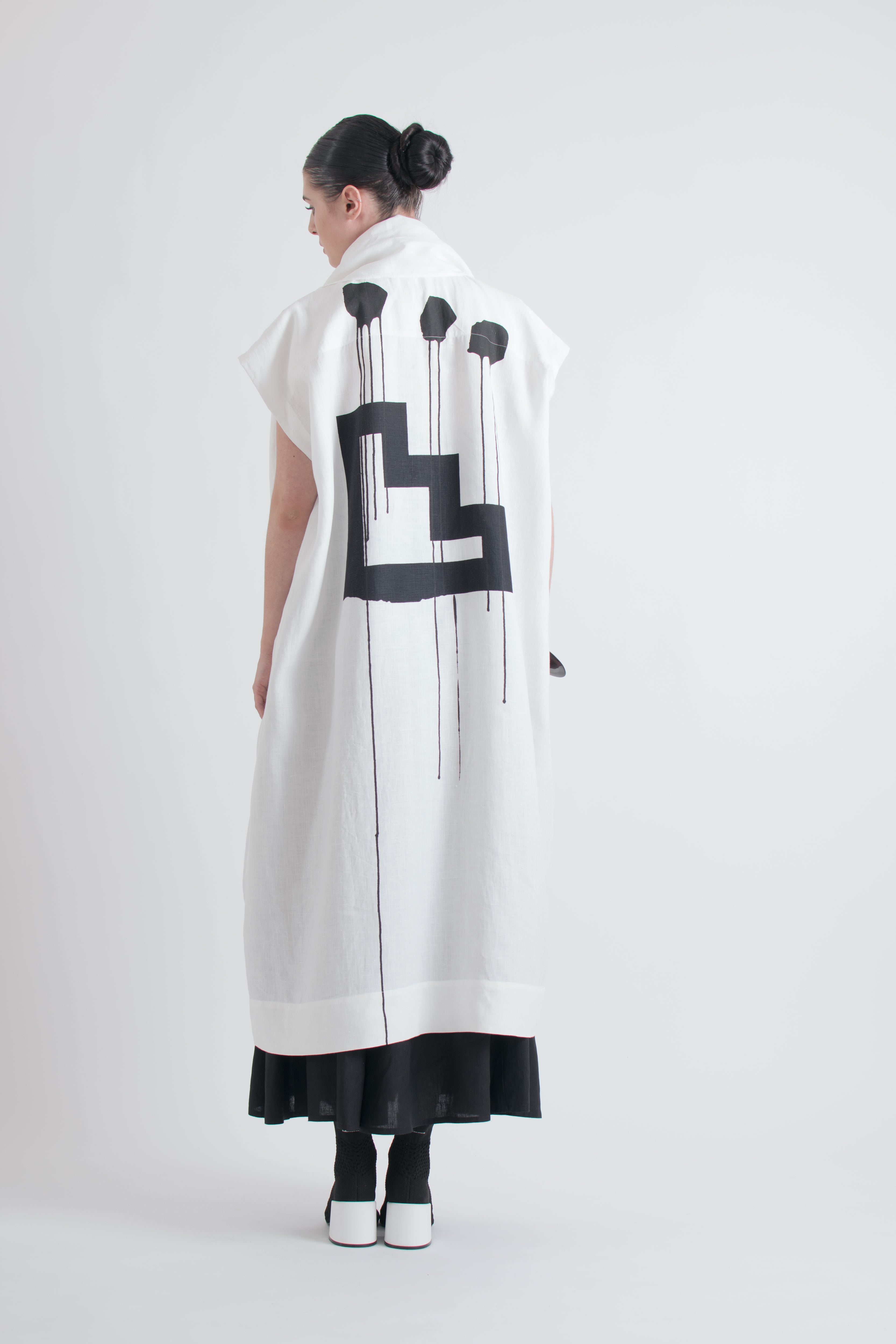Issey Miyake Ikko Tanaka Graphic Print Linen Robe with Built In Scarf